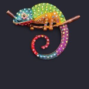 Gorgeous colorful chameleon lizard brooch / pendant with rhinestones